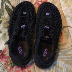 Keen Uneek Sandals Size 8
